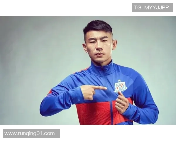 从白大褂到绿茵场医生如何逆袭成为足球明星的传奇之路 从白大褂到绿茵场医生如何逆袭成为足球明星的传奇之路