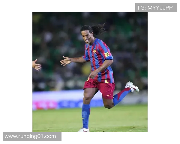 小罗足球明星风采展现球场上的魔术师与激情瞬间