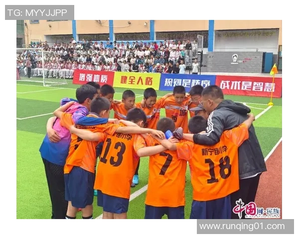 成都足球队转型之路揭秘:从地方球队到城市联赛的崛起与挑战 成都足球队转型之路揭秘:从地方球队到城市联赛的崛起与挑战