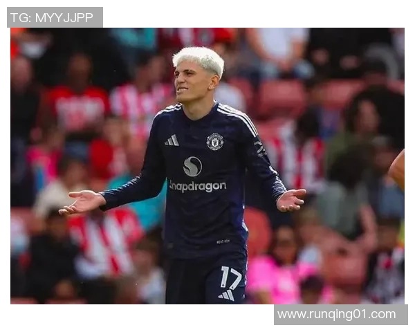 曼联长发足球明星的传奇故事与赛场风采揭秘 曼联长发足球明星的传奇故事与赛场风采揭秘