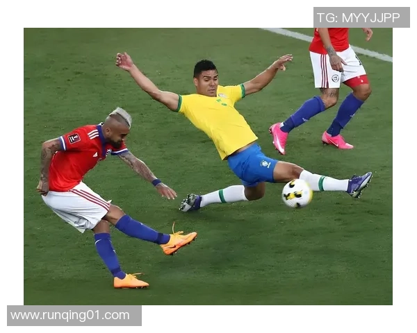 足球明星的陨落与传奇人生的交织探讨