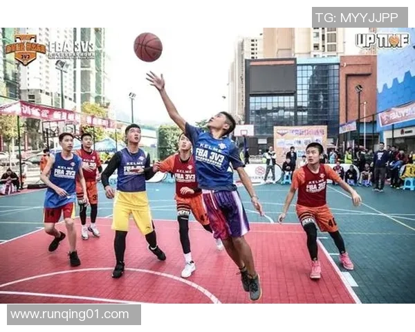 足球明星闪耀全场观众热情高涨尖叫声此起彼伏 足球明星闪耀全场观众热情高涨尖叫声此起彼伏