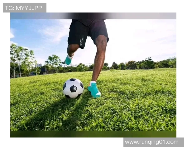 足球明星高清图片大赏展现球场魅力与风采的精彩瞬间 足球明星高清图片大赏展现球场魅力与风采的精彩瞬间